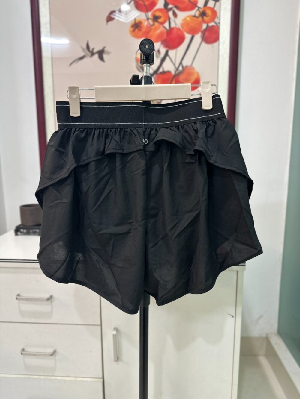 Black Alo Women's Athletic Shorts Sz L - Picture 2 of 4